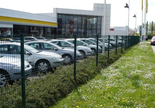 Ограждение парковки парковки автосалонов в Глазове